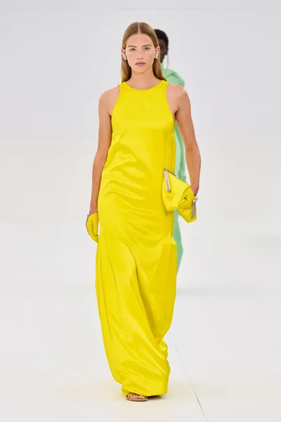 Look 24